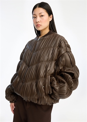 Pleated bomber jakke Chocolate Brown ROTATE By Birger Christensen 